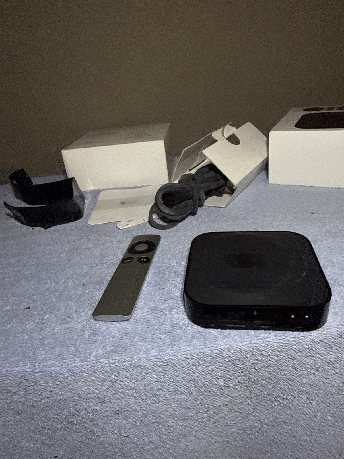 Apple TV 3rd Gen Generation Model A1427 w/ Remote & Power Cord HD Media Streamer