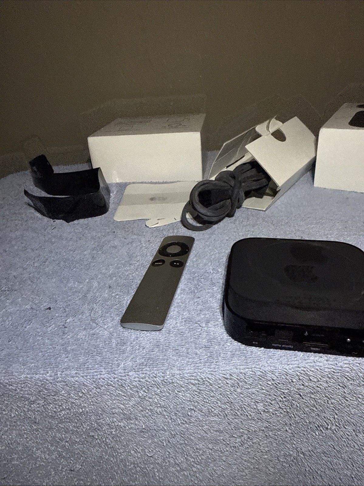 Apple TV 3rd Gen Generation Model A1427 w/ Remote & Power Cord HD Media Streamer