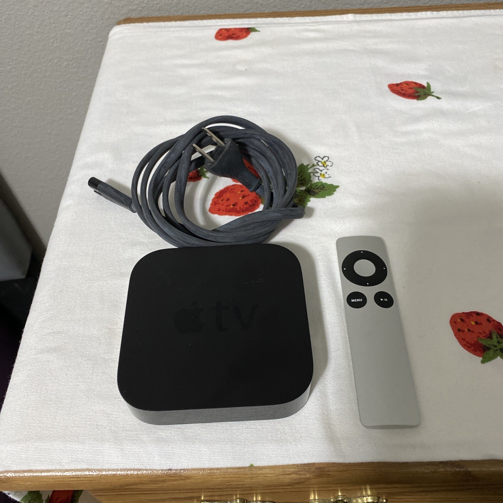 Apple TV A1378 (2nd Generation) 720p 8GB HD Digital Media Streamer Tested Works