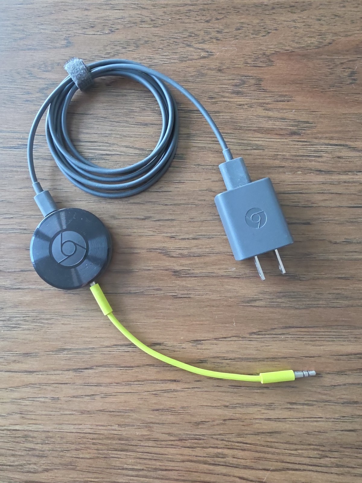 Google Chromecast Audio Music Streamer – RUX-J42 – WORKS!