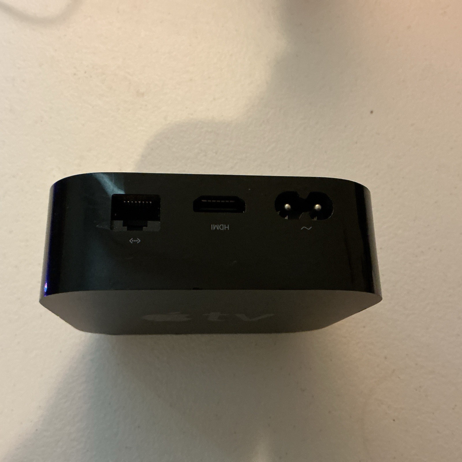 Apple TV 3rd Generation HDMI 1080p FHD Media Streamer – Black (MD199LL/A)