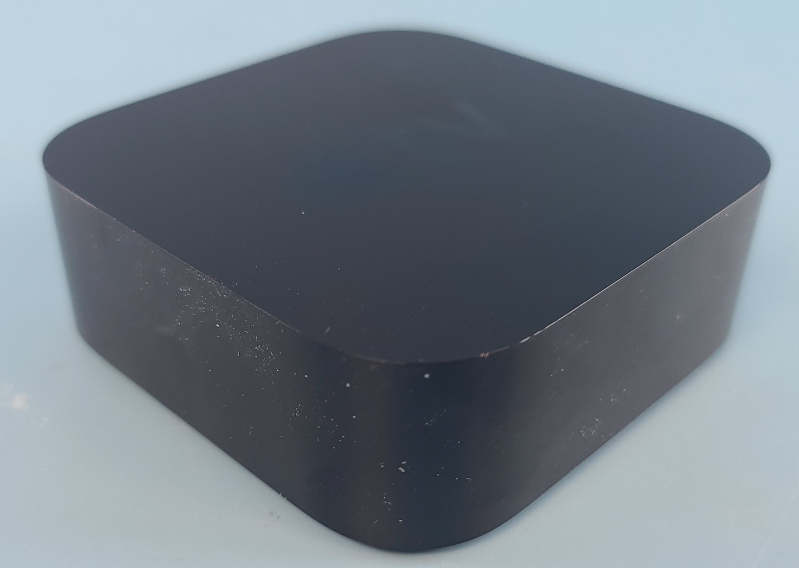 Apple TV HD 4th Gen A1625 MR912LL/A 2GB RAM 32GB w/Power Cable and A1294 Remote