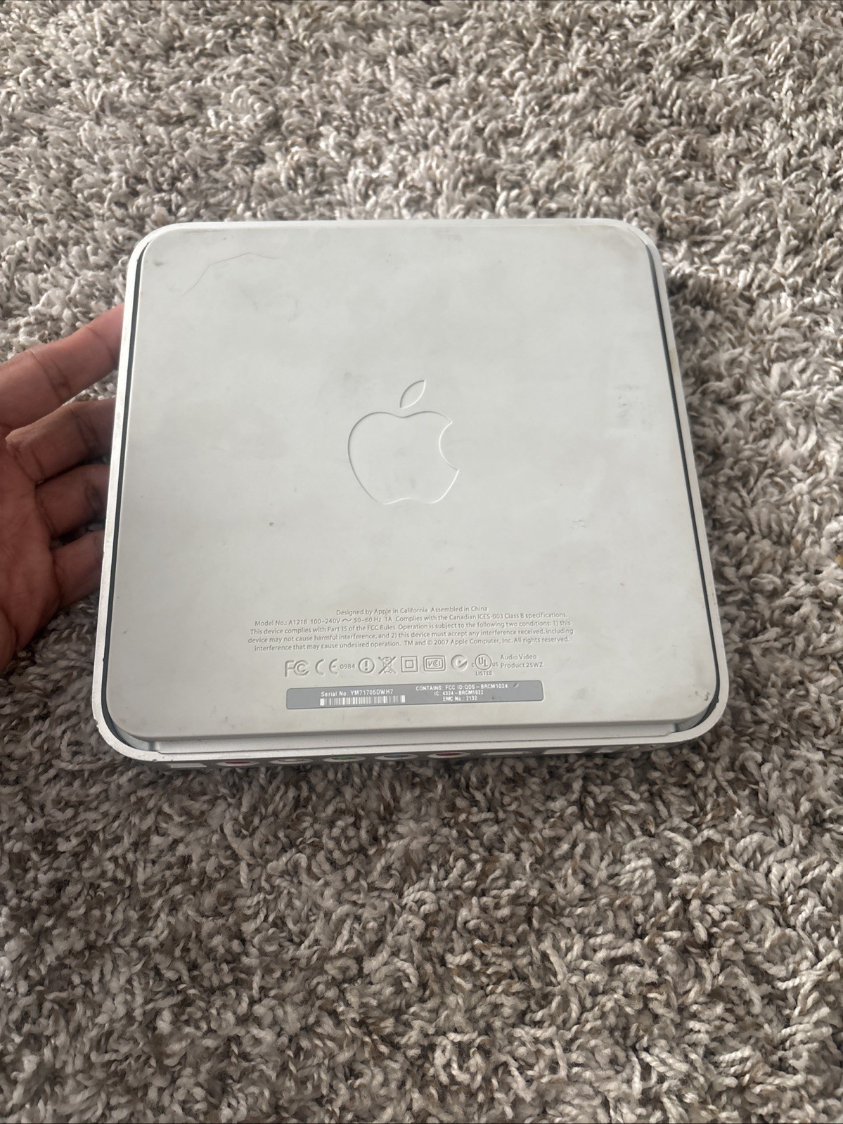 Apple TV A1218 Media Streamer Silver HDMI Wi-Fi Multiple AV Ports 2007