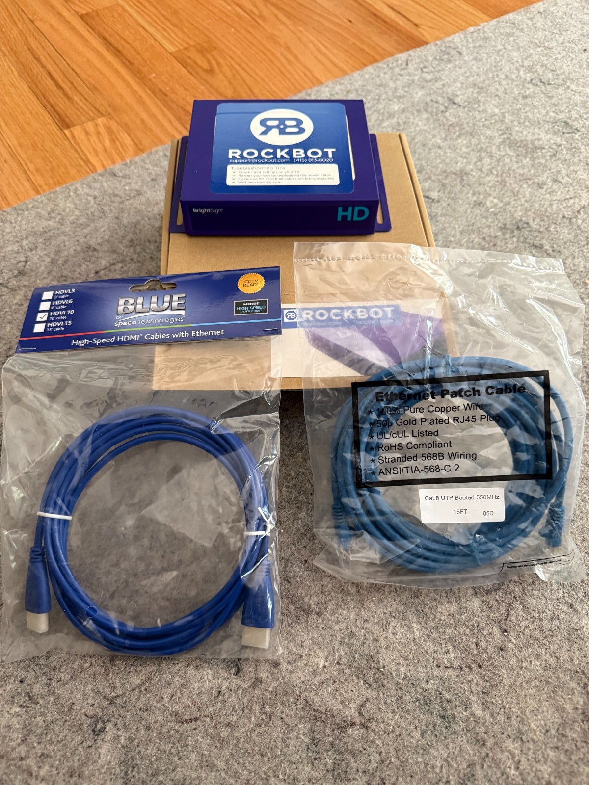 BrightSign HD220 – Solid-State, Full HD 1080p video/images. Looping Playlists