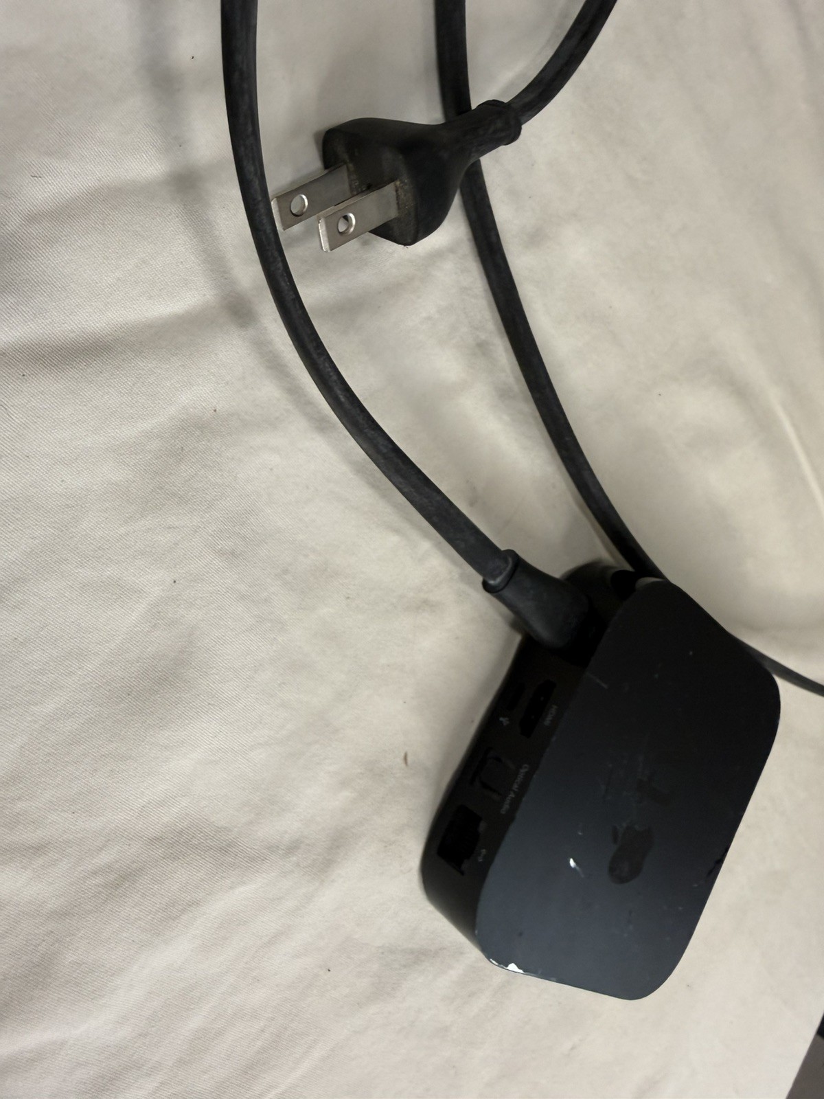 Apple TV (2nd Generation) 8GB Media Streamer – A1378