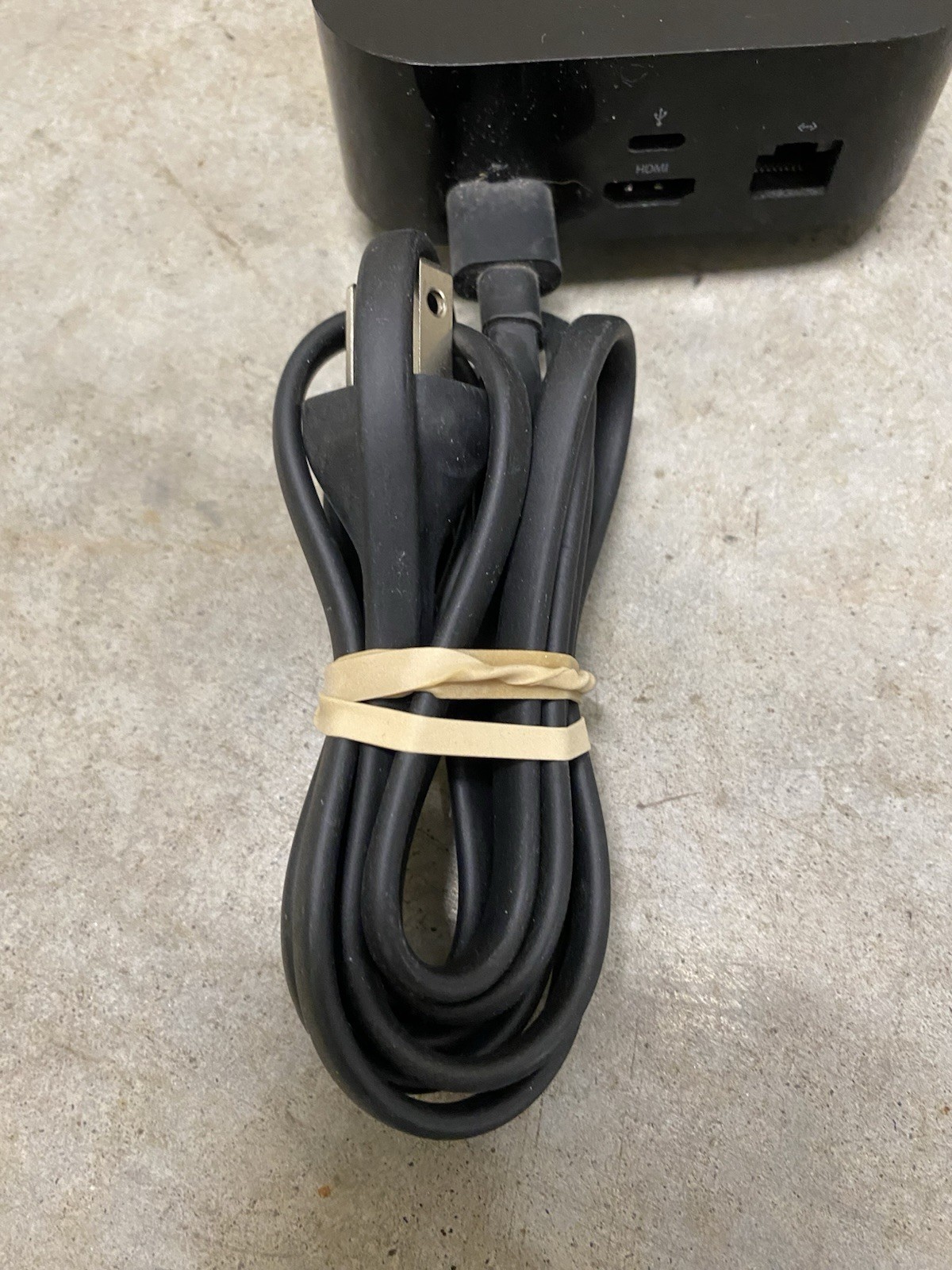 Apple A1469 HD Digital Media Streamer – Black (3rd Generation)