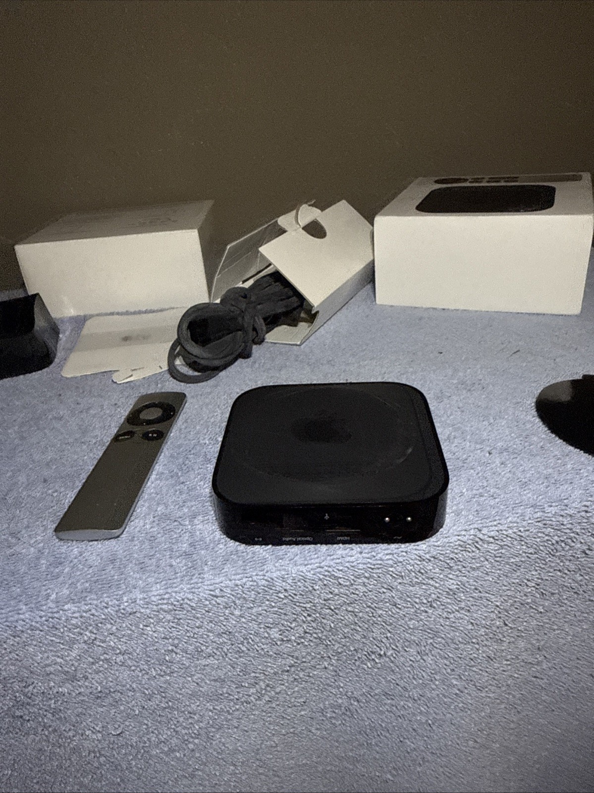 Apple TV 3rd Gen Generation Model A1427 w/ Remote & Power Cord HD Media Streamer