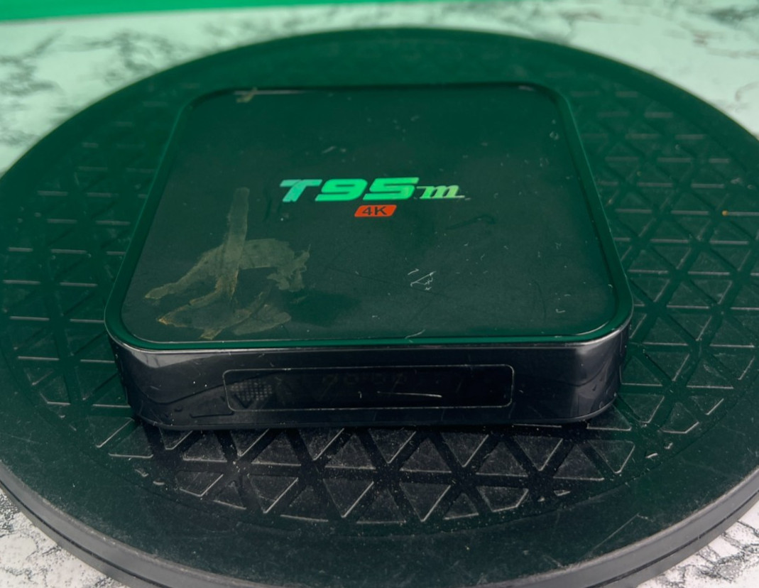 T95m Android TV Box 4K Ultra HD Streaming Media Player S905X 1GB RAM 8GB ROM