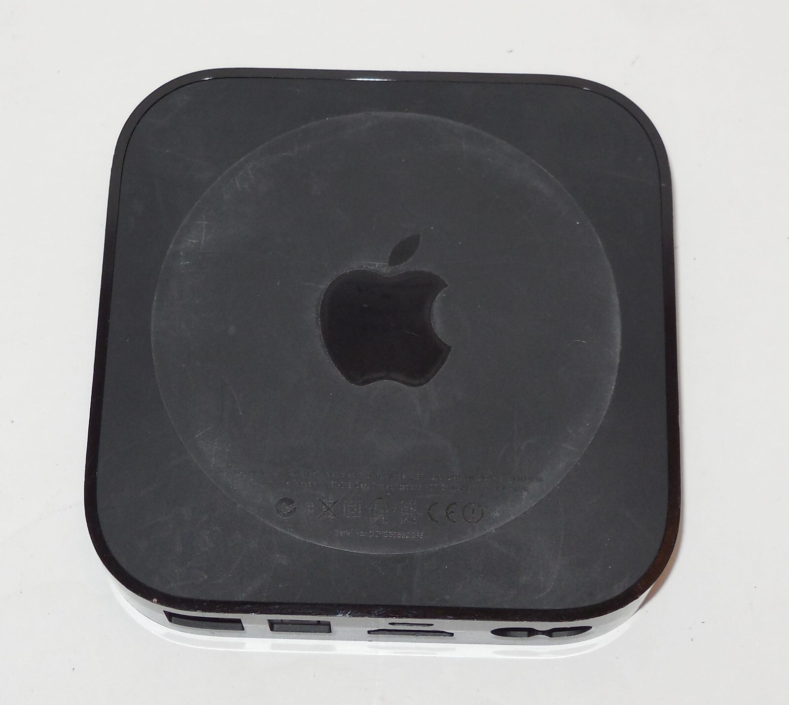 Apple TV A1378 2rd Generation 720P 8GB HD Media Streaming Media Player No Remote