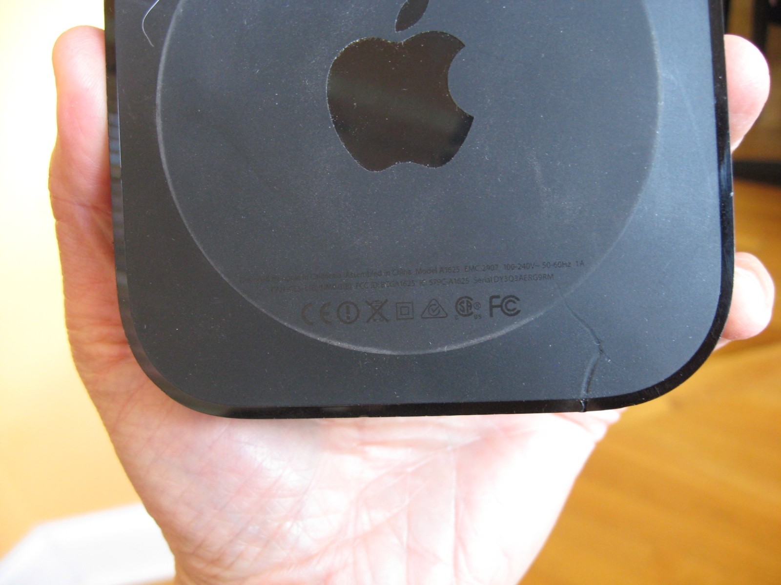 Apple TV (HD / 4th Generation) 32GB HD Media Streamer – Black (MR912LL/A)