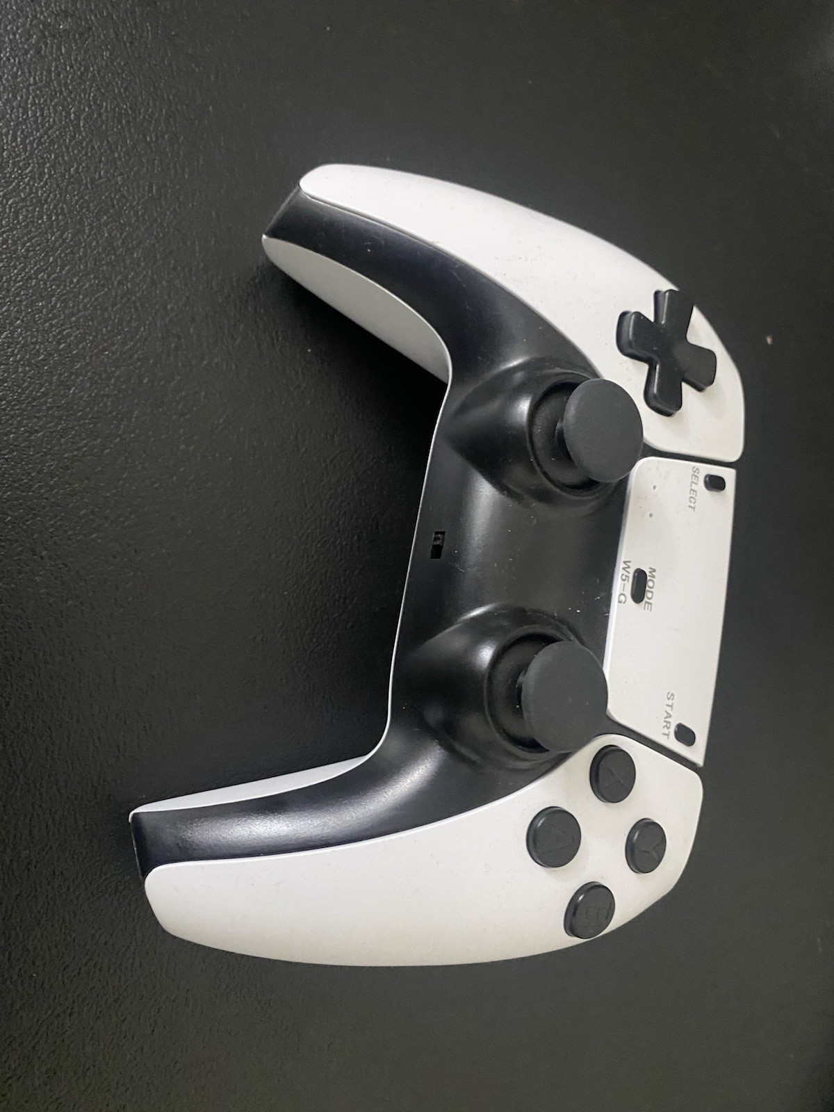 Game Stick Pro 4K HDMI TV Dongle W5-G White w/ 2 Wireless Controllers