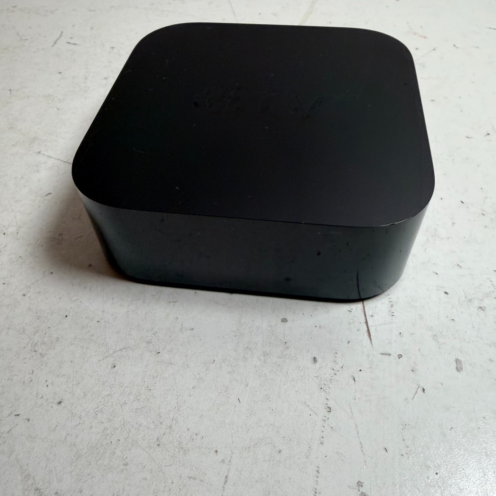Apple TV HD 4th Generation A1625 Black HDMI Wifi 1080p Media Streaming Box