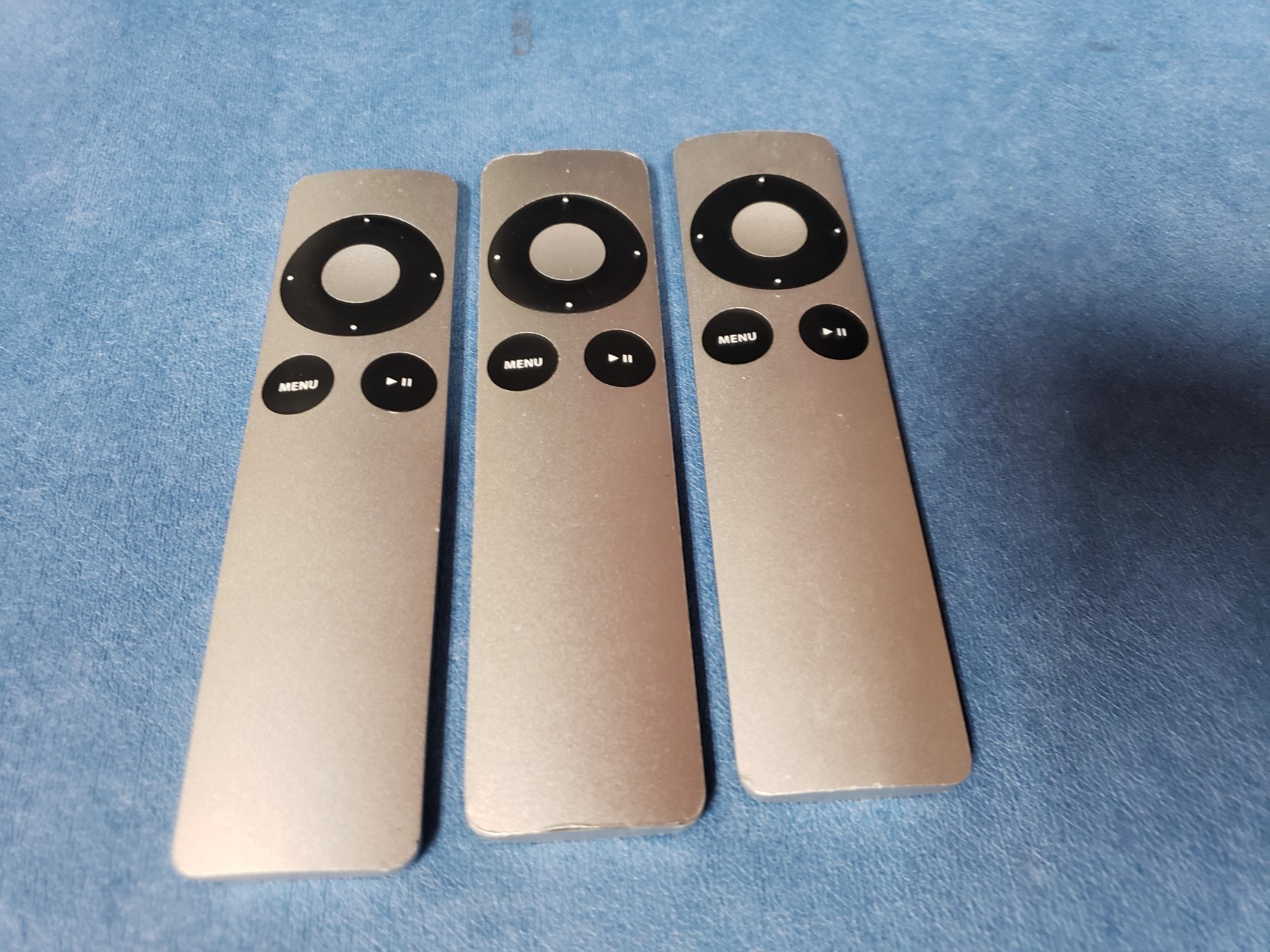 lot of 2 Apple TV A1469 and A1378 with 3 remotes untested