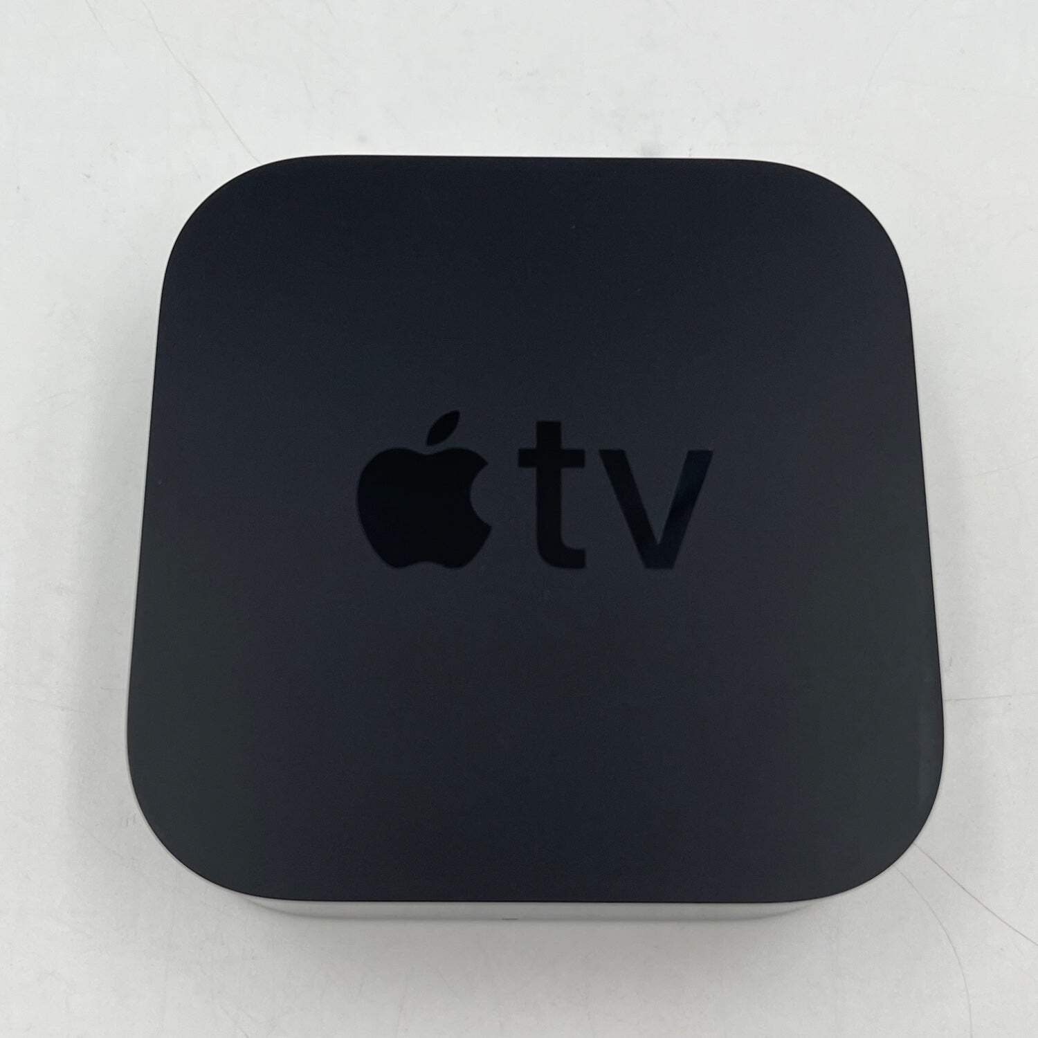 Apple TV 4K 1st Gen 32GB Digital HD Media Streamer MQD22LL/A WiFi + Ethernet