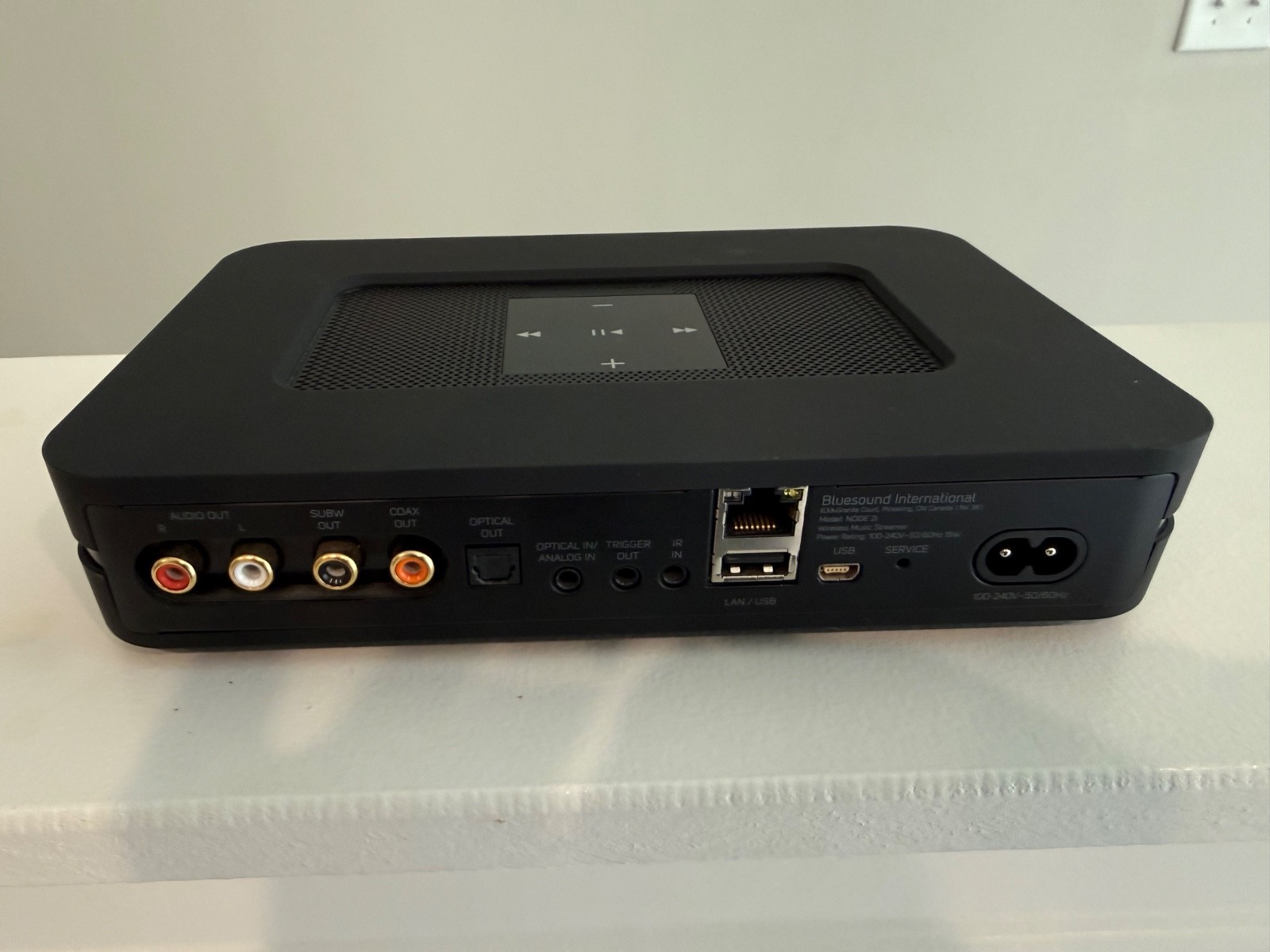 Bluesound Node 2i music streamer in black
