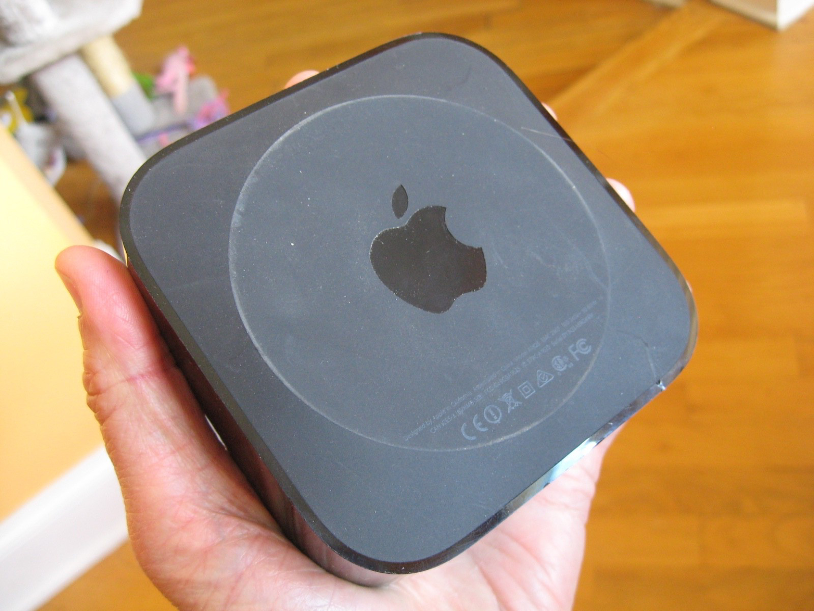 Apple TV (HD / 4th Generation) 32GB HD Media Streamer – Black (MR912LL/A)