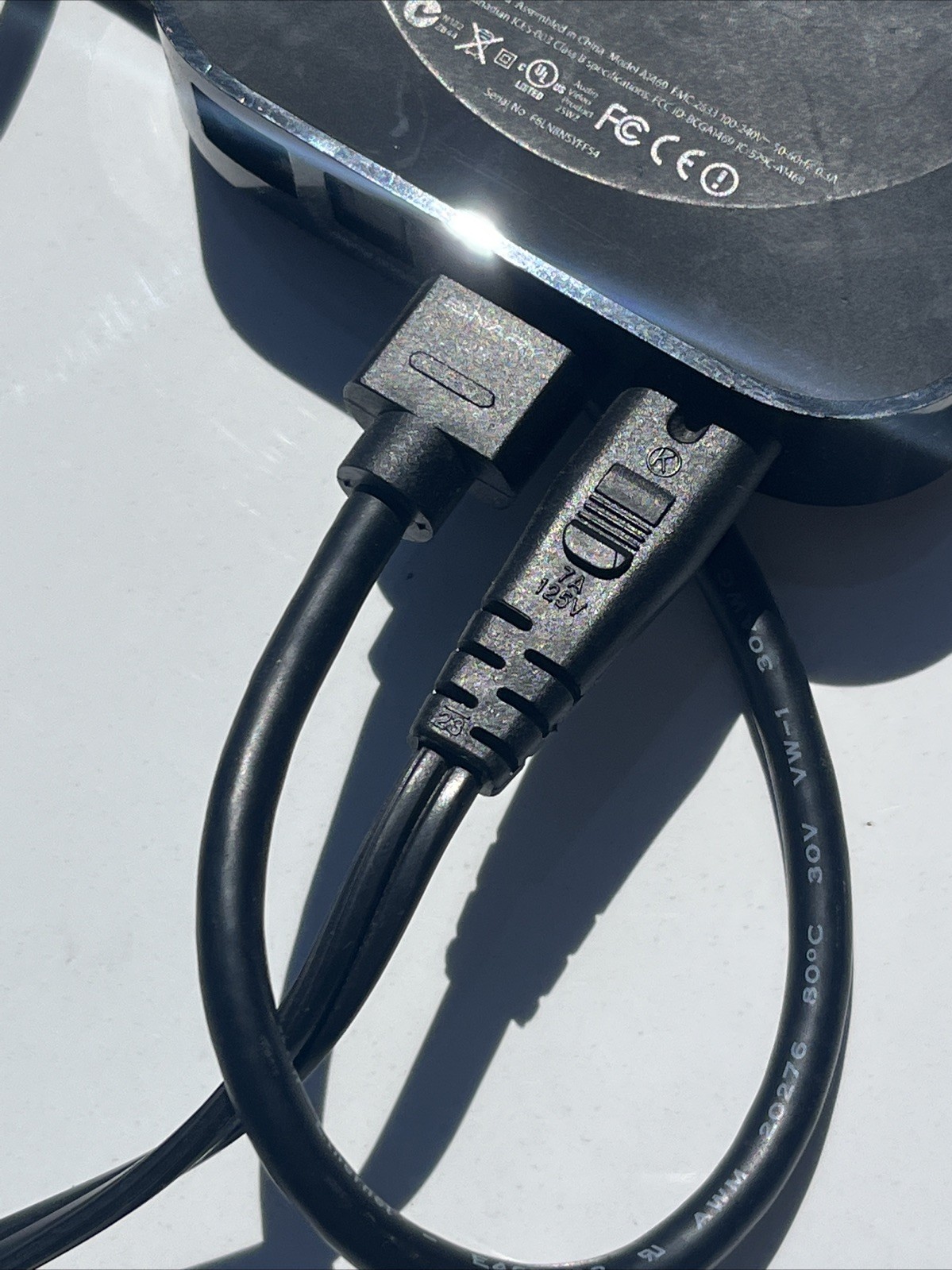 Apple TV 3rd Generation Media Streamer A1469 With Cables , No Remote
