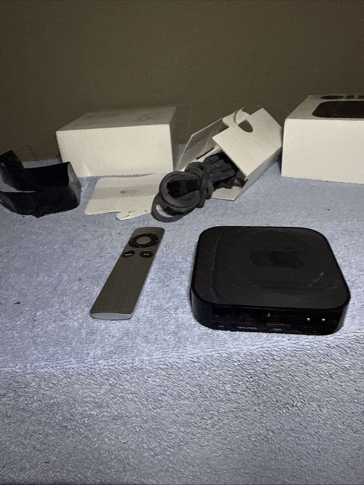 Apple TV 3rd Gen Generation Model A1427 w/ Remote & Power Cord HD Media Streamer