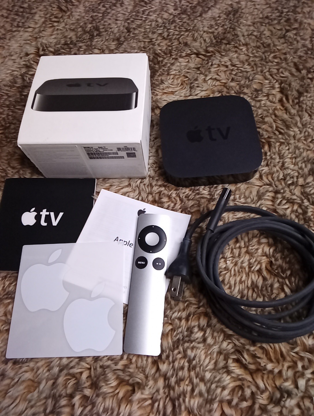 Apple TV (3rd Generation) 8GB HD Media Streamer – A1469 with Remote