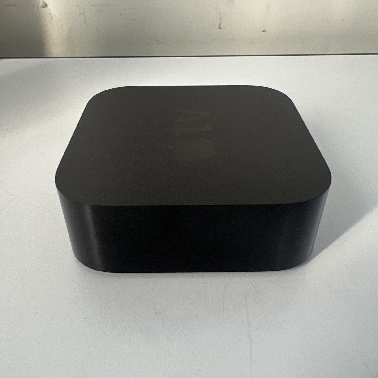 Apple TV 4K A1842 64GB 1ST Gen Media Streamer with Remote A1513 w/ OEM Remote