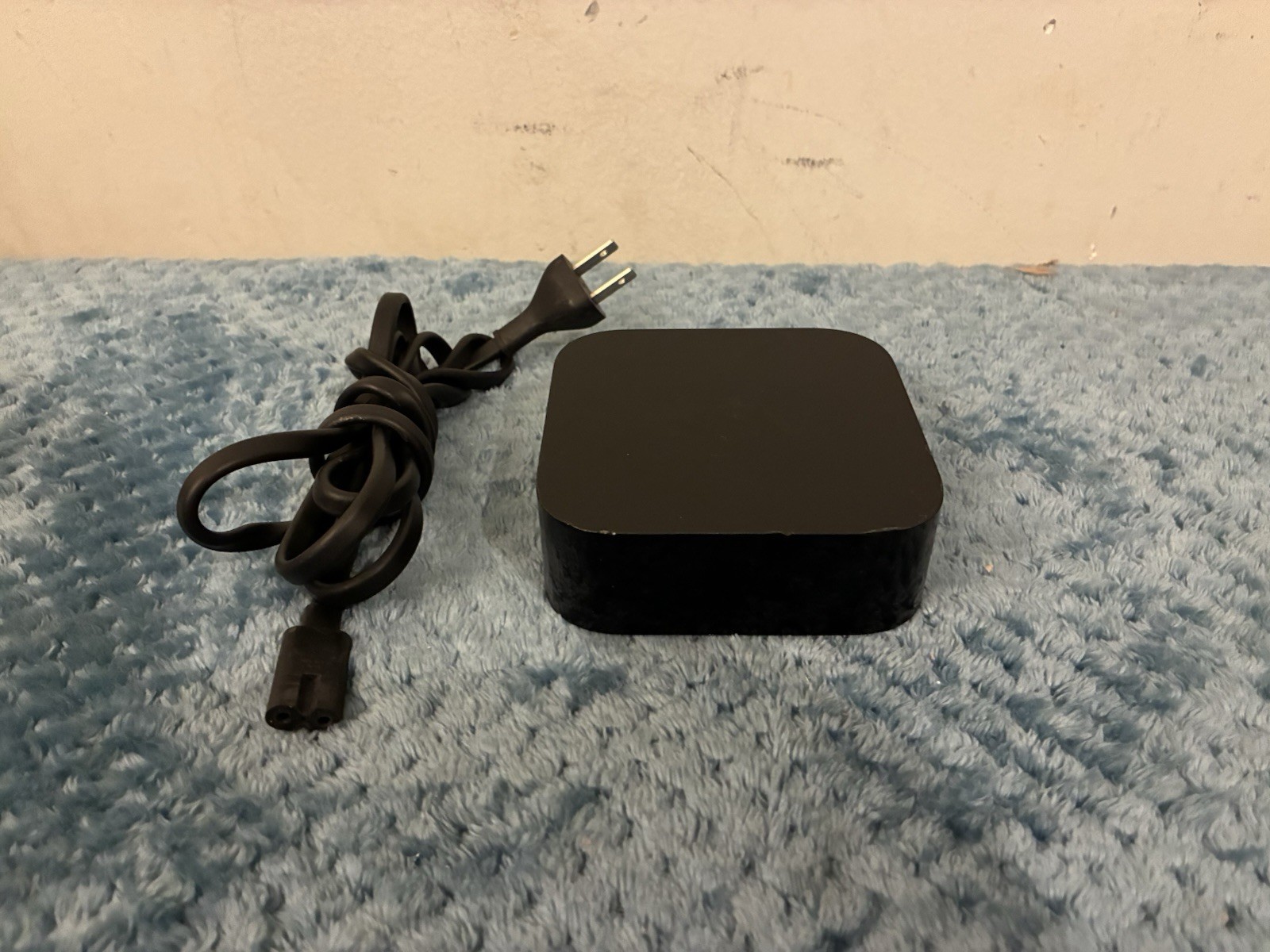 Apple TV (4th Generation) HD Media Streamer- No Remote