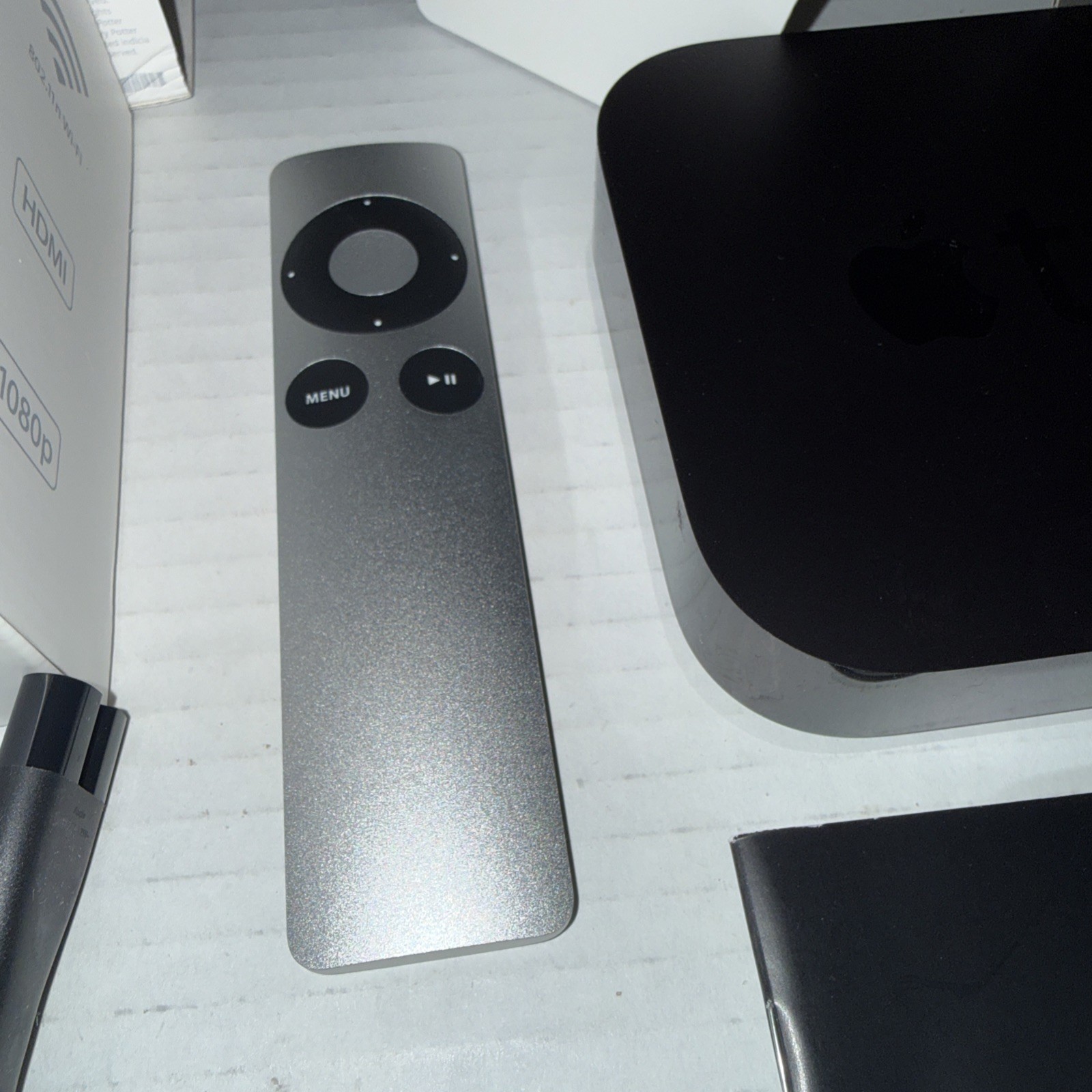 Apple TV 3rd Generation HDMI 1080p FHD Media Streamer – Black (MD199LL/A)