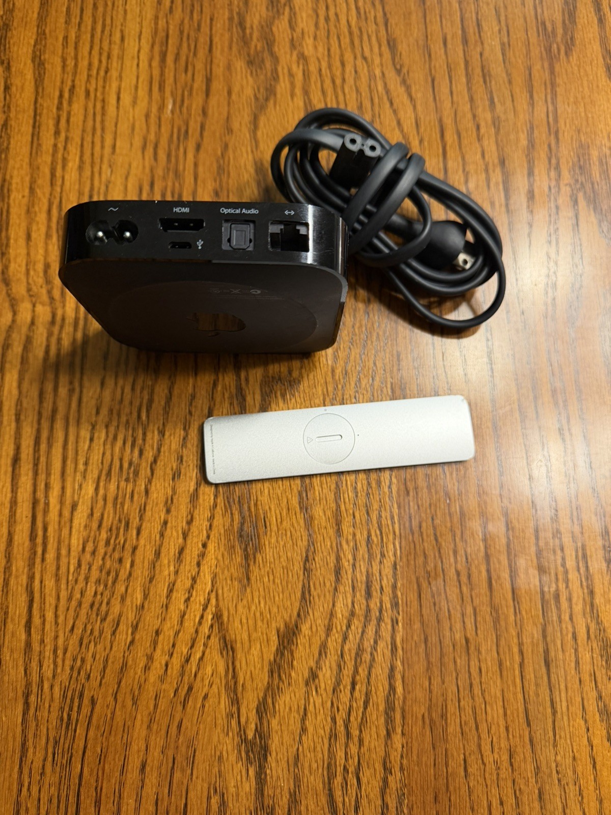 Apple TV – A1469 (3rd Generation) HD Media Streamer W/ Remote Working AirPlay