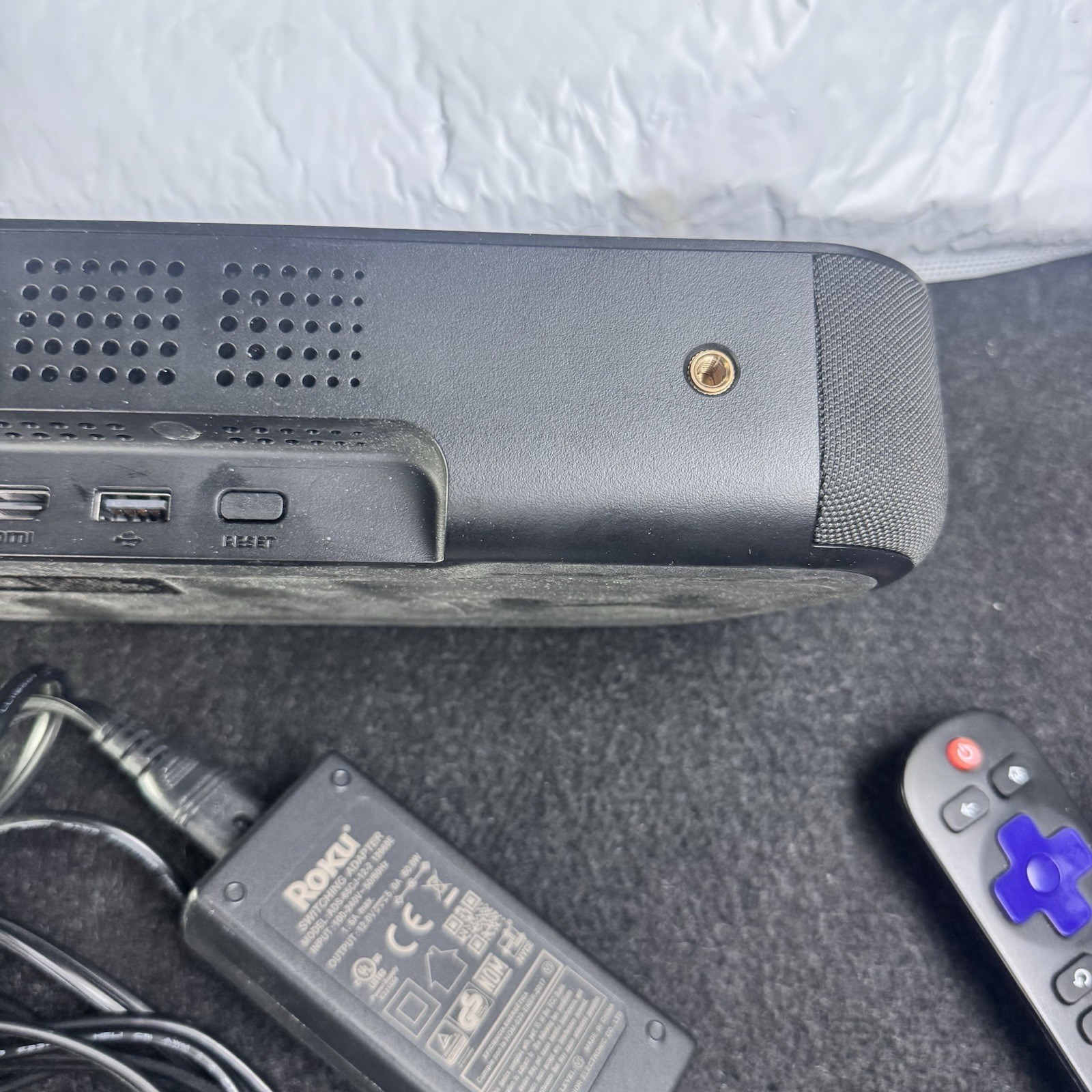 Roku Streambar 9102X/9102R 4K HDR Media Streamer Audio Bar w/ Remote ( READ )
