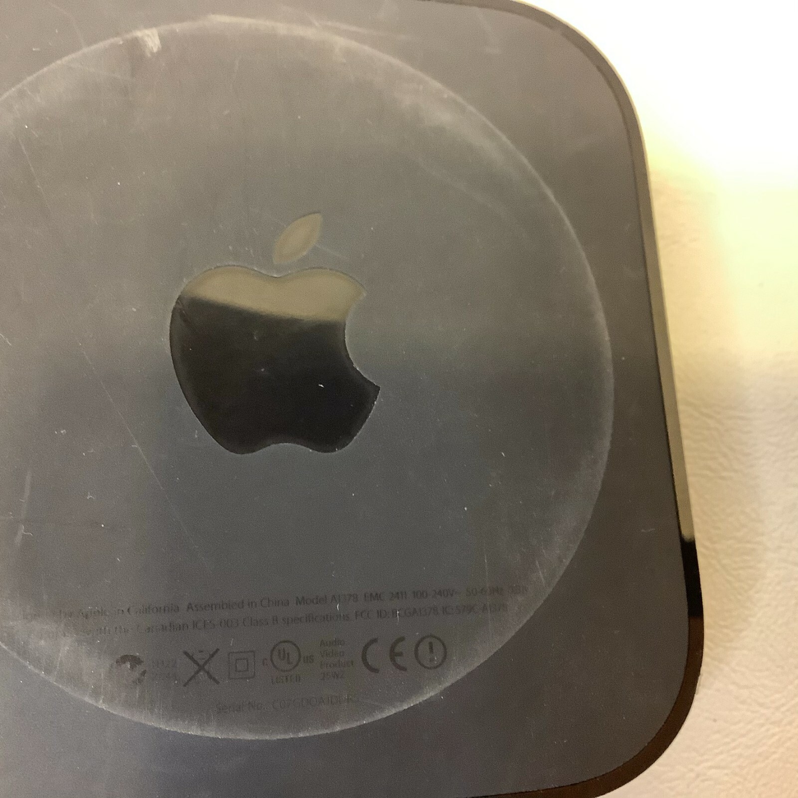 Apple TV (2nd Generation) Media Streamer w/ Remote – A1378