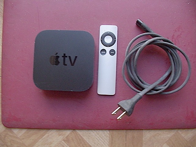 Apple TV 4K 64GB A1842 MQD22LL/A Streaming Media Player with Alum Remote