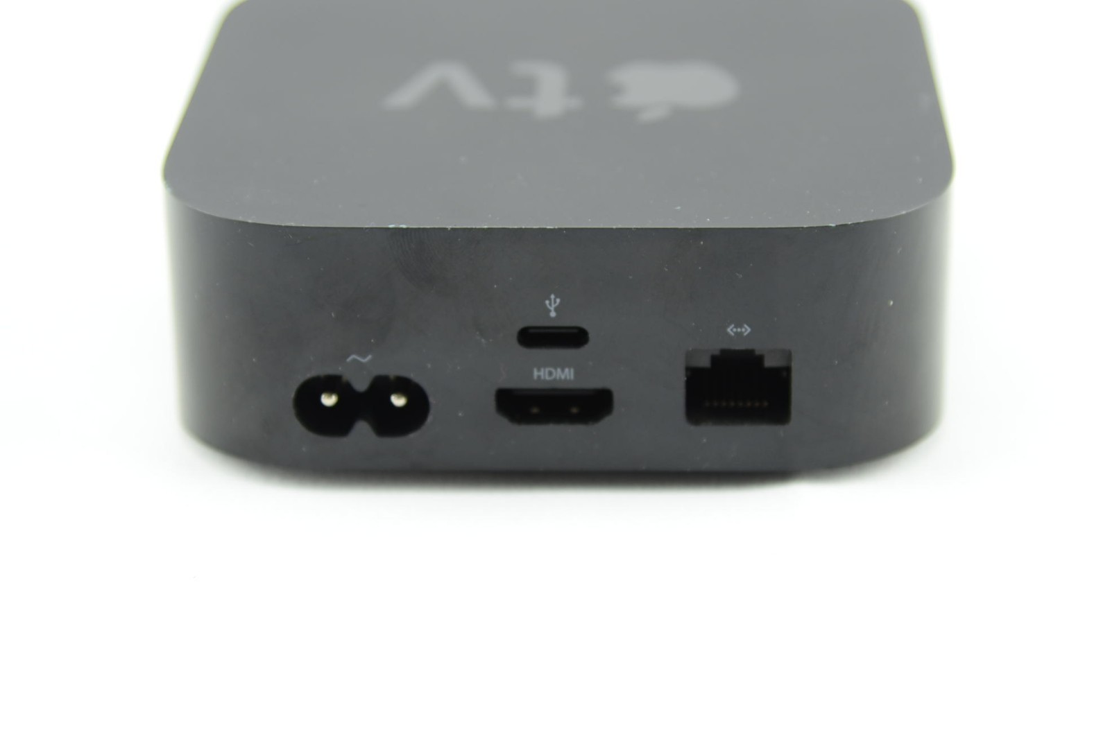 Apple TV HD 4th Generation Model A1625 32GB Streaming Media Player w/ Remote