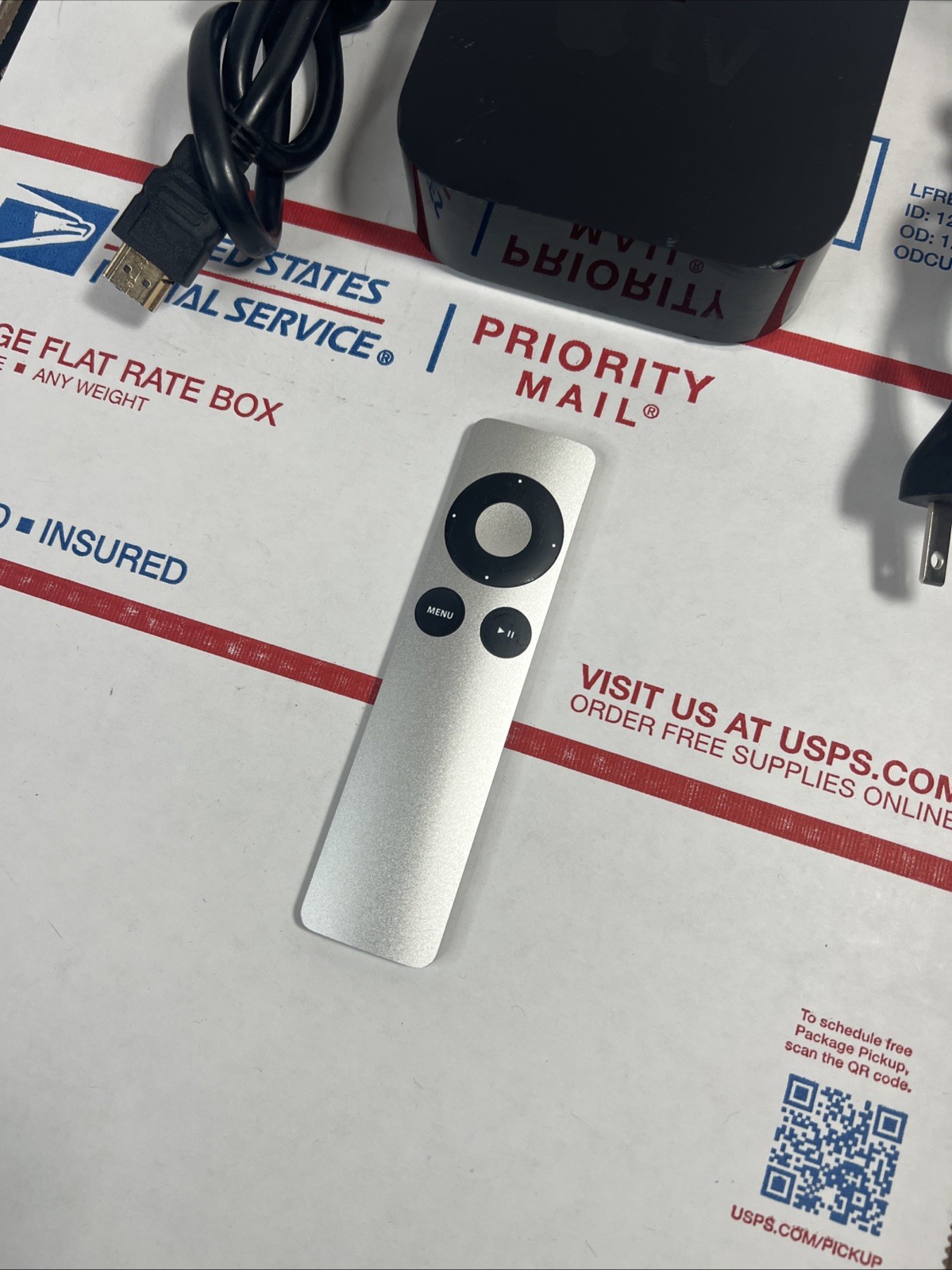 Apple TV A1625 (4th Gen) 32GB HD Streamer + Remote – WARRANTY – SAME DAY SHIP !