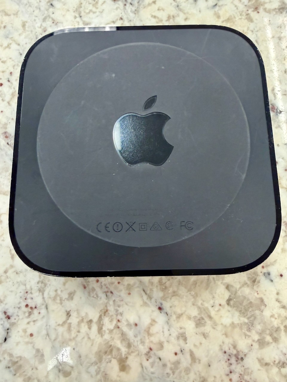 Apple 4th Generation 32GB HD Media Streamer – Black