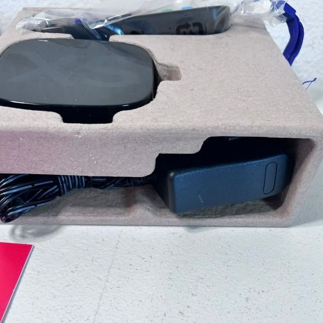 Roku 2 XS Model 3100R Media Player + Power Supply + Remote
