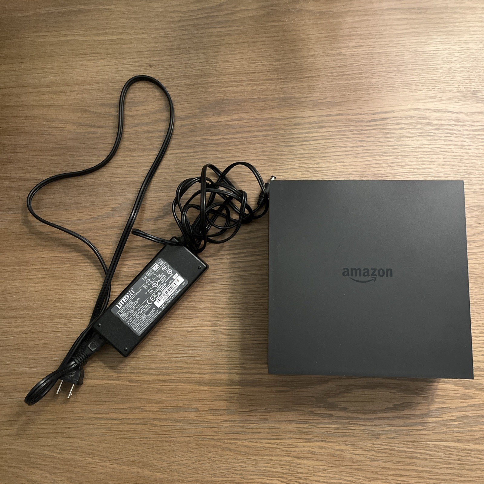 Amazon Fire TV Recast 1TB Streaming Media Player – Black QX91KA + Ac Adapter