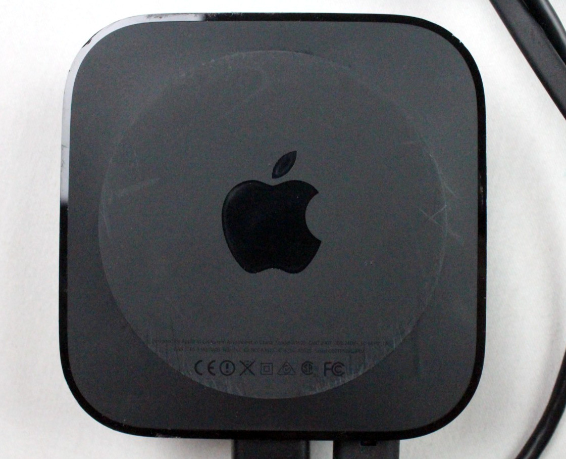 Apple TV 4th Gen A1625 32GB Black Streaming Media Player With Remote And Cables