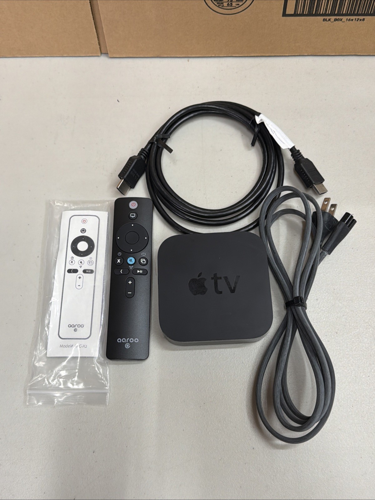 Apple TV Media Streamer A1469 (3rd Generation) w/ Remote, HDMI & Power Cable
