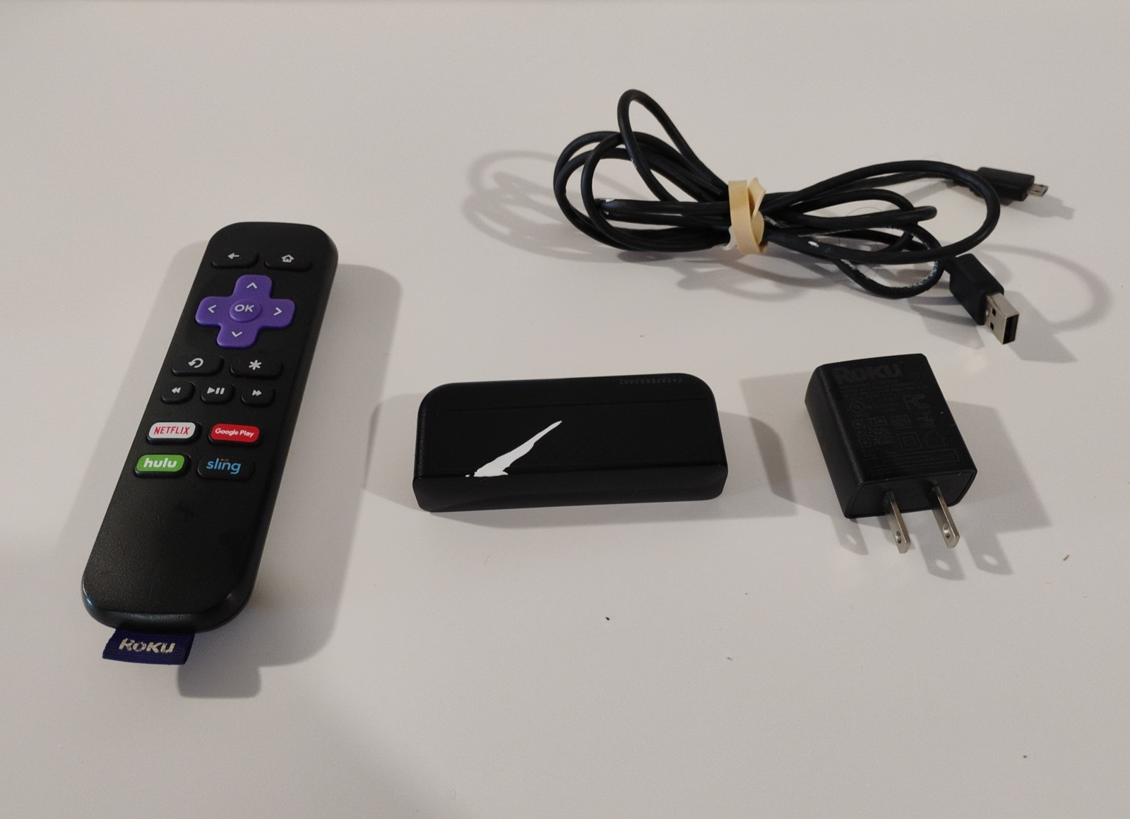 Roku 3900x Streaming Device – W/ Remote & Power Cord – Tested Working