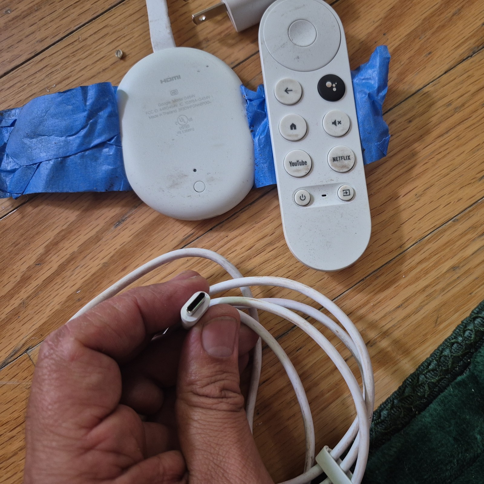 Google Chromecast HD G454V Media Streamer – Snow (FACTORY RESET)