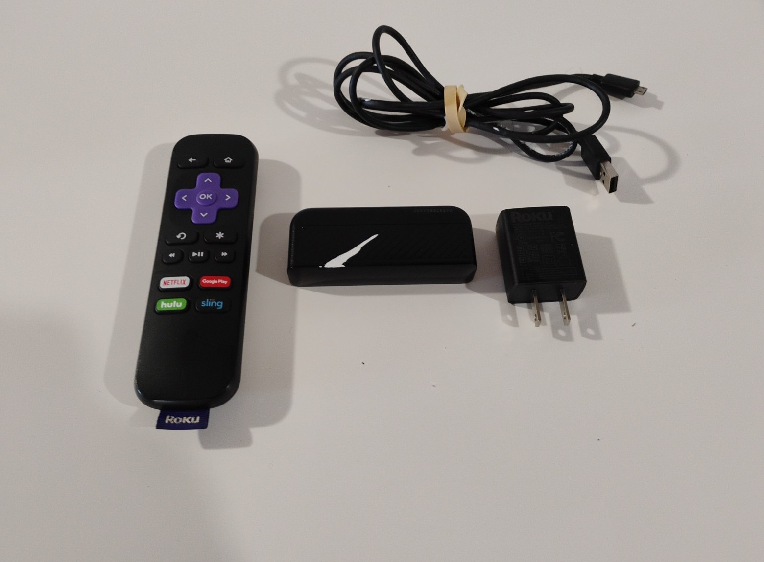 Roku 3900x Streaming Device – W/ Remote & Power Cord – Tested Working