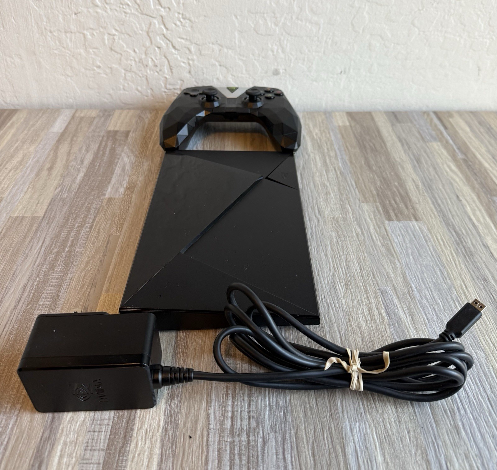 NVIDIA Shield TV 4K HDR Media Streamer With Controller – 2015 Model P2571