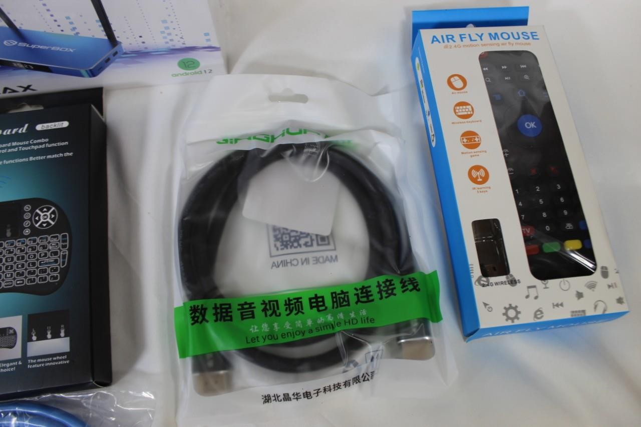SuperBoxS5MAX Smart Media Player 5K Bundle with Accessories