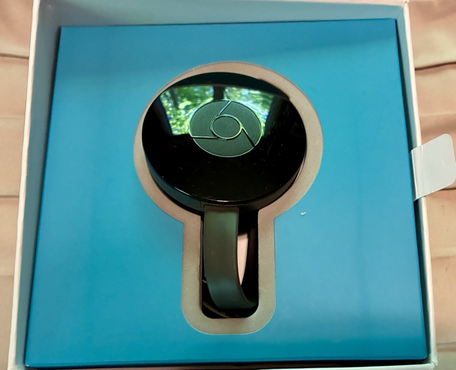 Goggle Chromecast TV Media Streaming Device 1080p NC2-6A5 Screen Mirroring