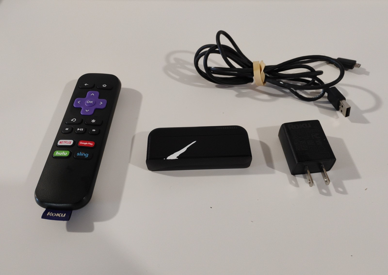 Roku 3900x Streaming Device – W/ Remote & Power Cord – Tested Working