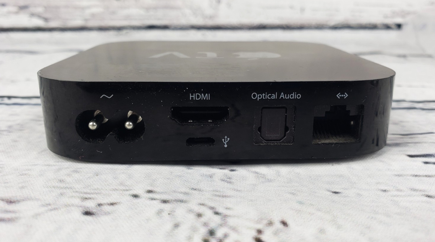 Apple TV A1469 3rd Generation HD Media Streamer with Remote – No Power Cord