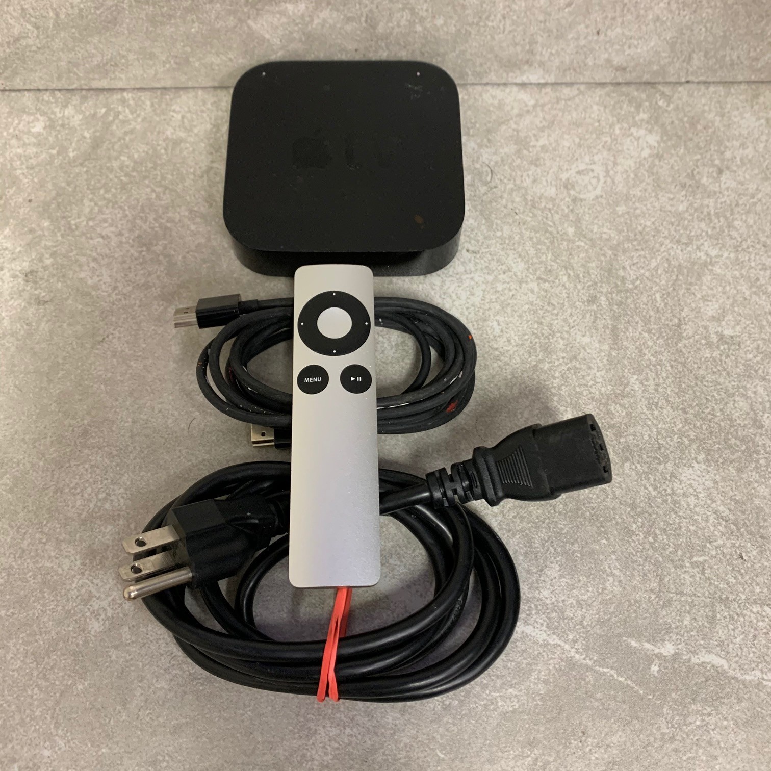 Apple TV – A1469 (3rd Generation) HD Media Streamer W/ Remote Working AirPlay