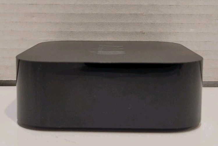 Apple TV HD 4th Gen 32GB Model A1625 W/ Power Cord, HDMI Cord, & Remote Tested
