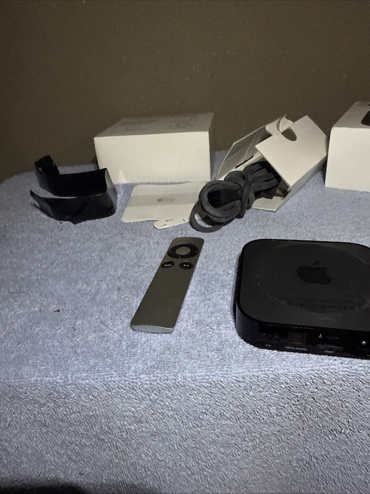 Apple TV 3rd Gen Generation Model A1427 w/ Remote & Power Cord HD Media Streamer