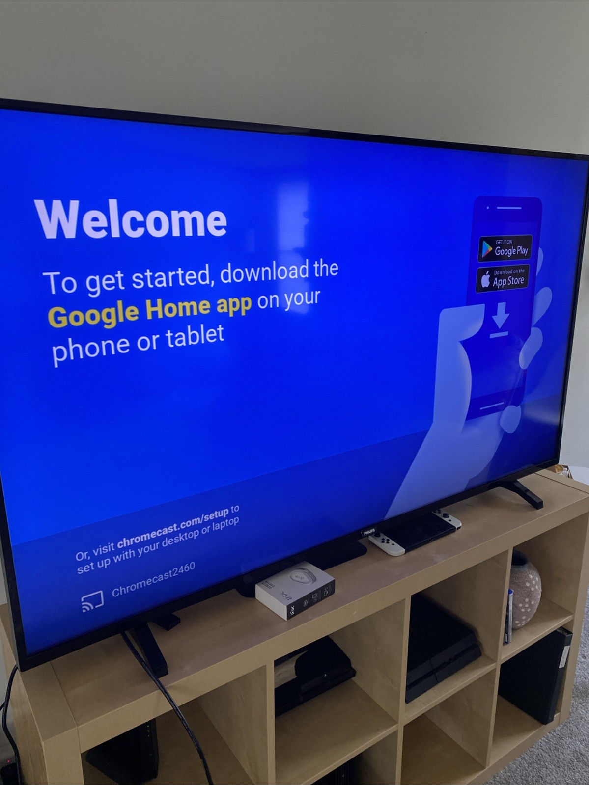 Google Chromecast (1st Generation) Streaming Media Player – H2G2-42 (Black)