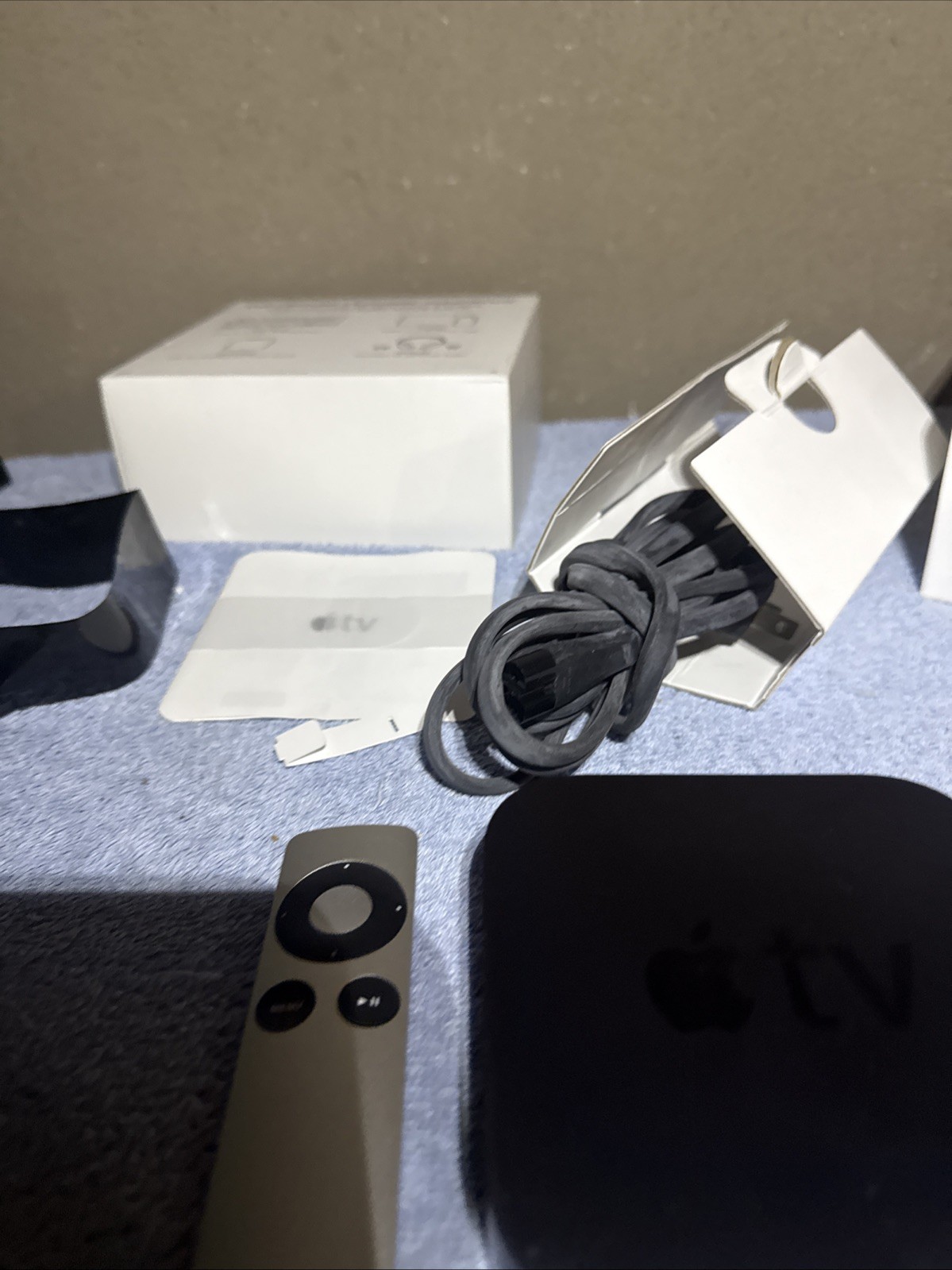 Apple TV 3rd Gen Generation Model A1427 w/ Remote & Power Cord HD Media Streamer